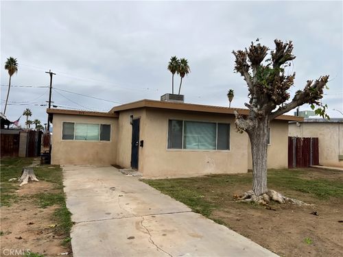 975 E Avenue B, Blythe, CA, 92225-1803 | Card Image