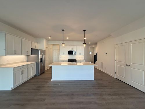 14936 Avondale Vw, Rosemount, MN, 55068-5587 | Card Image