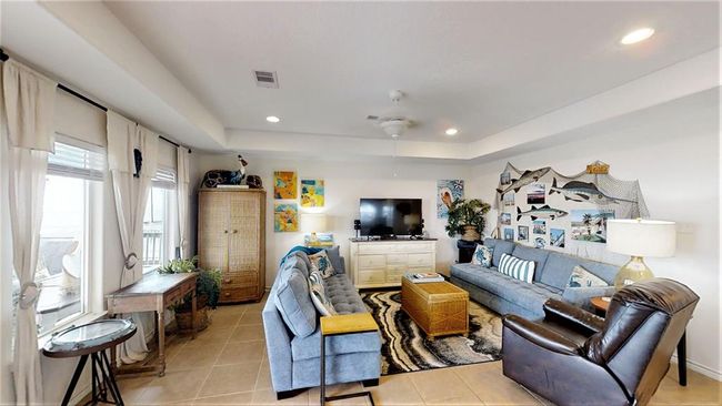 2 full size sofas and room to move around | Image 13