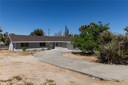 56634 Mountain View Trl, Yucca Valley, CA, 92284-4625 | Card Image