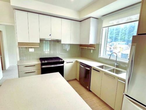 105-13788 76 Ave, Surrey, BC, V3W3V9 | Card Image