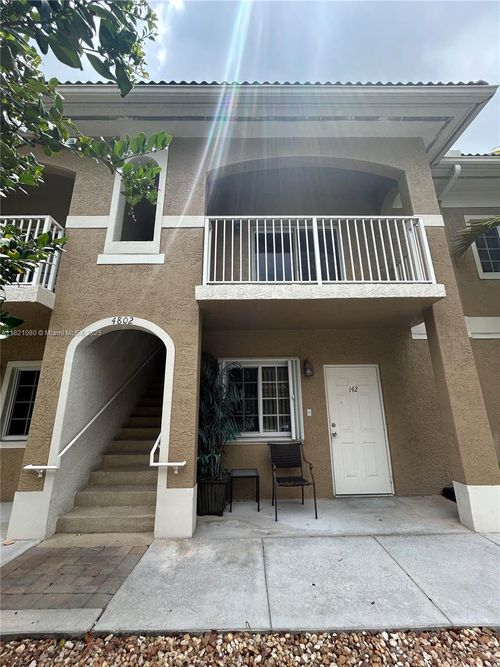 10-4802 Washington St, Hollywood, FL, 33021-7685 | Card Image