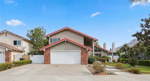 11735 Quartz Ave, Fountain Valley, CA, 92708-2530 | Card Image