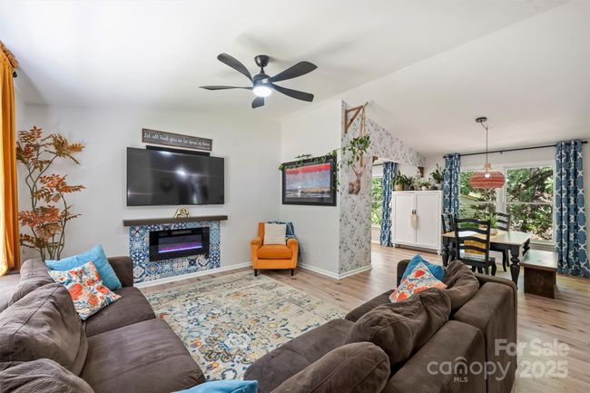 27037 Tidal Way, House other with 4 bedrooms, 2 bathrooms and null parking in Tega Cay SC | Image 5