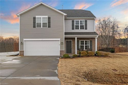 388 Altavista Dr, Clemmons, NC, 27012-7569 | Card Image