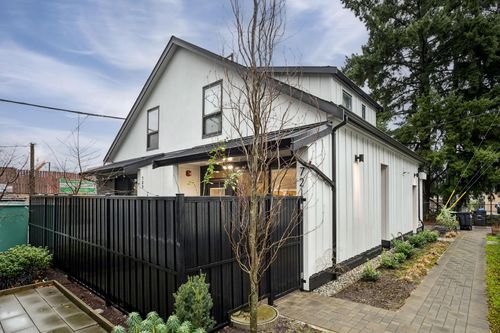 721 26th Ave E, Vancouver, BC, V5V2H9 | Card Image