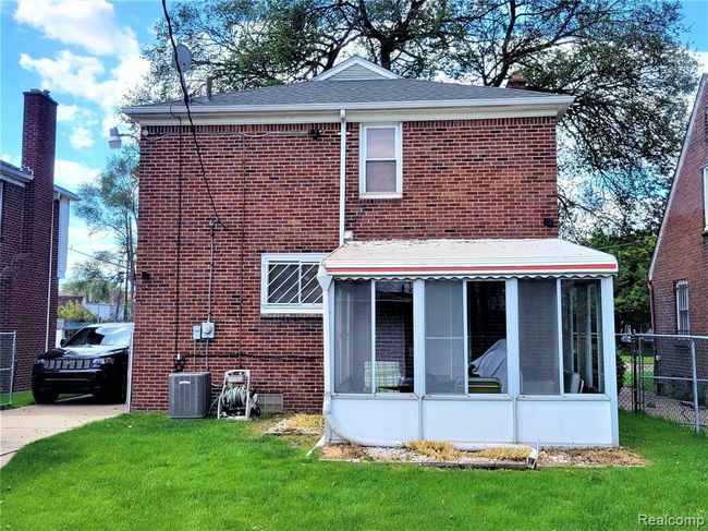 Brick exterior with wrapped eaves | Image 33