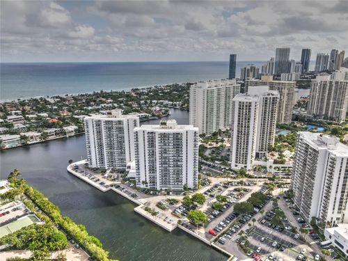 apt-1034-20505 E Country Club Dr, Aventura, FL, 33180-3438 | Card Image