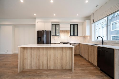 66-14541 Winter Cres, Surrey, BC, V4P0G5 | Card Image