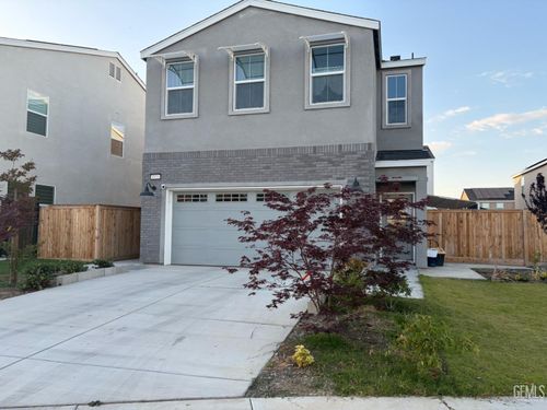 8916 Savona Ln, Shafter, CA, 93263-9332 | Card Image