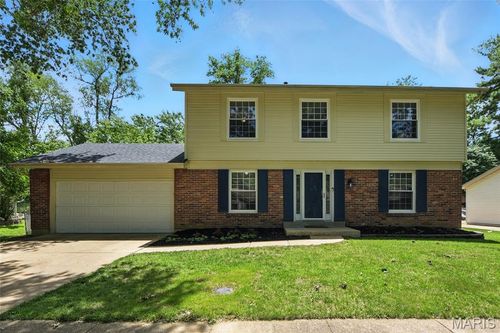 15480 Country Mill Ct, Chesterfield, MO, 63017-5118 | Card Image