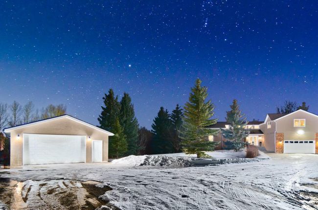 32149 Springbank Road, Home with 5 bedrooms, 4 bathrooms and null parking in Rural Rocky View County AB | Image 1