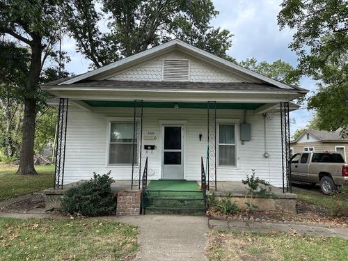 209 S Carbon Street, Girard, KS, 66743 | Card Image