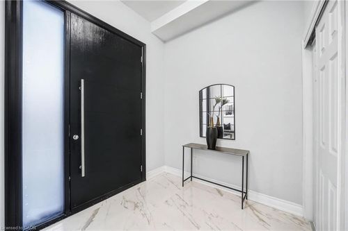 75 Kenilworth Ave, Toronto, ON, M4L3S4 | Card Image