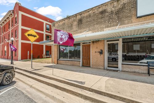 140 S Texas St, De Leon, TX, 76444-1861 | Card Image
