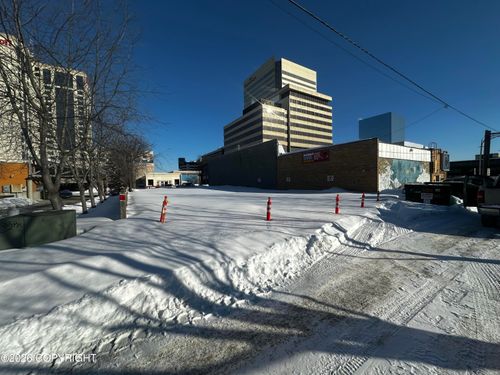 810 W 8th Ave, Anchorage, AK, 99501-3411 | Card Image