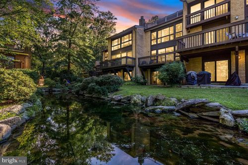2034 Lakebreeze Way, Reston, VA, 20191-4022 | Card Image