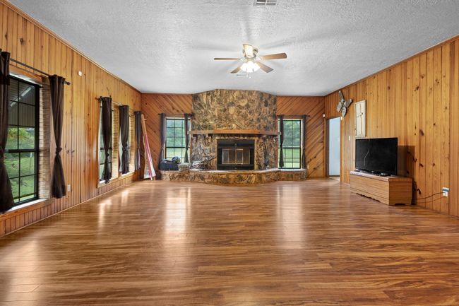 10425 Bussey Rd, House other with 4 bedrooms, 2 bathrooms and null parking in Silsbee TX | Image 4