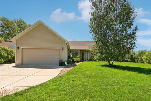 8209 N Port Washington Road, Fox Point, WI, 53217 | Card Image