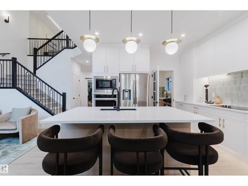 957 Elderberry Close Nw, Edmonton, AB, T6M3J6 | Card Image
