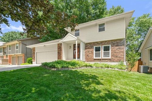 16212 W 126th Ter, Olathe, KS, 66062-1136 | Card Image