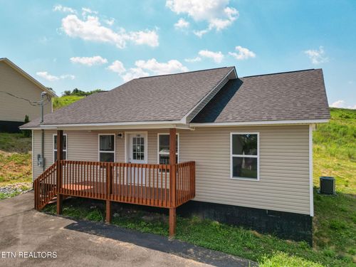 3288 Parker Blvd, Kodak, TN, 37764-1919 | Card Image