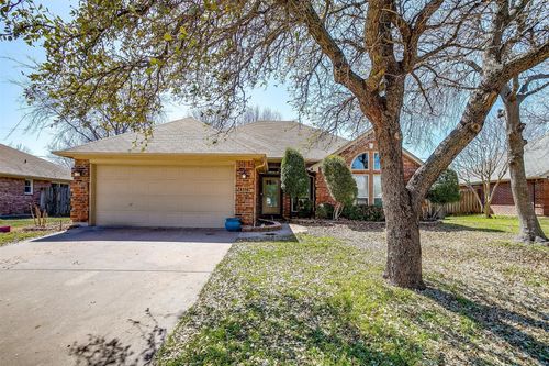 837 Nw Park Meadow Ln, Burleson, TX, 76028-7445 | Card Image