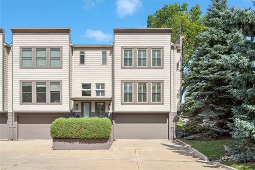 601 41st St, Des Moines, IA, 50312-2704 | Card Image
