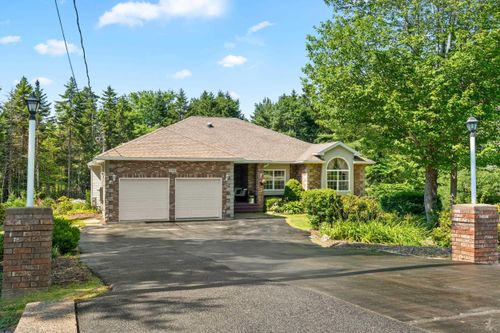 202 Glen Arbour Way, House with 4 bedrooms, 3 bathrooms and 2 parking in Hammonds Plains NS | Card Image