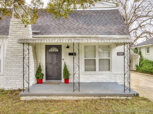 1227 Richmond Ave, Tulsa, OK, 74112-5213 | Card Image
