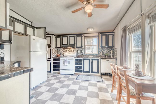 TRLR-8 - 951 W Avalon St, Home with 3 bedrooms, 2 bathrooms and null parking in Kuna ID | Image 7