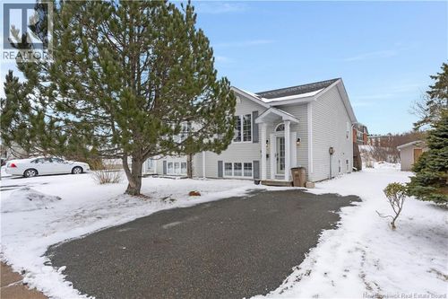 124 Cindy Lee St, Saint John, NB, E2J4P3 | Card Image