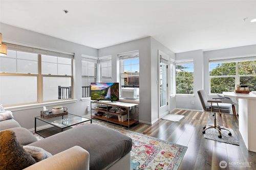 unit-403-4026 Stone Way N, Seattle, WA, 98103-8028 | Card Image