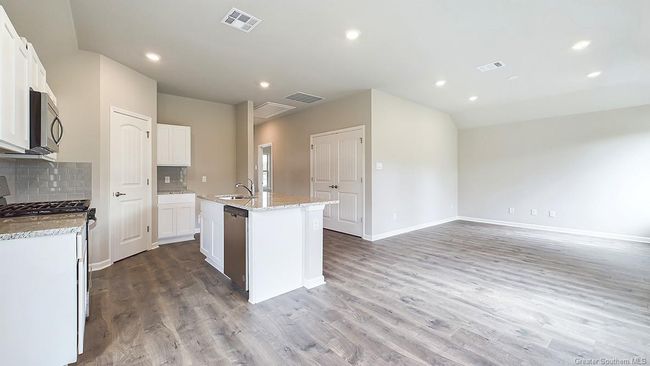 4008 N Savannah Lakes Dr, House other with 2 bedrooms, 2 bathrooms and null parking in Lake Charles LA | Image 7