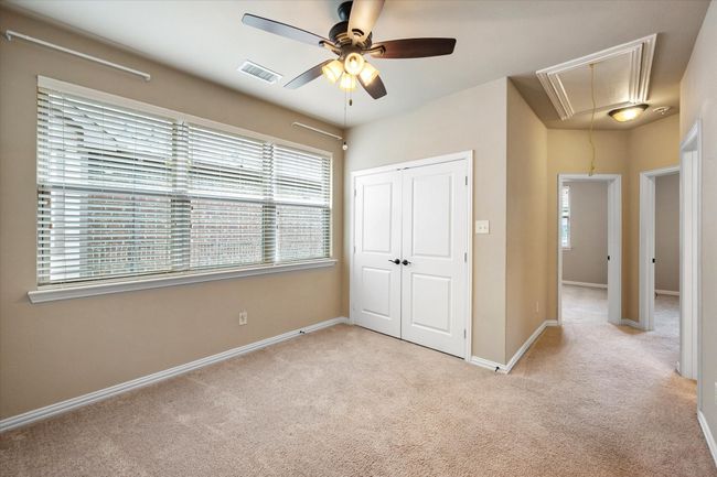 Loft area at top of stairs | Image 26