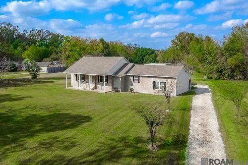 39076 David Dr, Prairieville, LA, 70769-4542 | Card Image