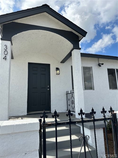 304 W Cedar St, Compton, CA, 90220-2111 | Card Image
