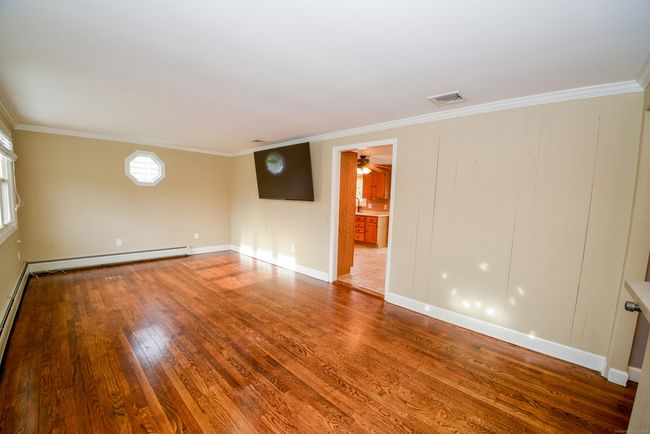 32 Gresham St, House other with 3 bedrooms, 2 bathrooms and null parking in Milford CT | Image 6