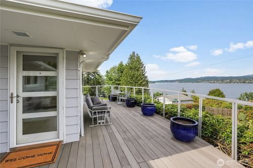 10417 76th Avenue S, Seattle, WA, 98178 | Card Image