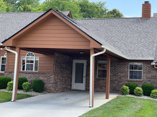 1412 Secretariat Dr, Morristown, TN, 37814-2215 | Card Image