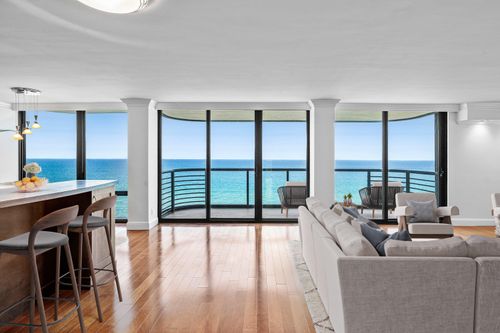 11c-250 S Ocean Blvd, Boca Raton, FL, 33432-6256 | Card Image