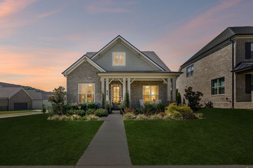 102 Stonehaven Way, Hendersonville, TN, 37075-2982 | Card Image