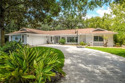 11815 W Waterway Drive, House other with 3 bedrooms, 2 bathrooms and 2 parking in Homosassa FL | Image 1