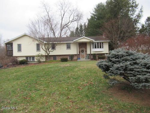 17 Holland Ln, Castleton On Hudson, NY, 12033-9554 | Card Image