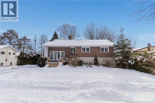 43 William St, Fredericton, NB, E3A4V7 | Card Image