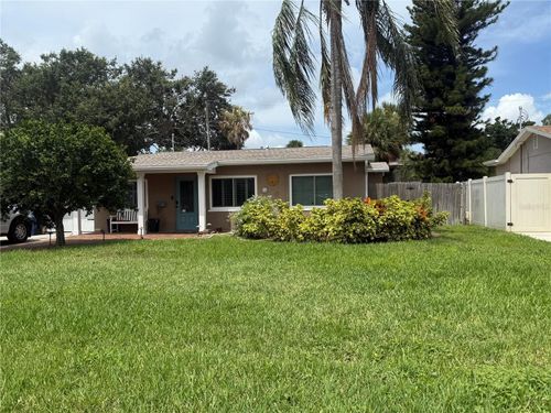 8420 7th St N, ST PETERSBURG, FL, 33702-3514 | Card Image
