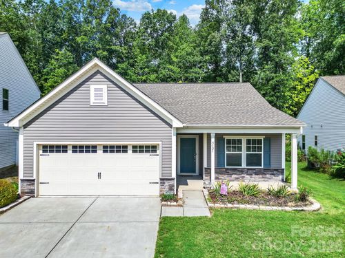 5121 Saddleback Dr, Mount Holly, NC, 28120-0018 | Card Image