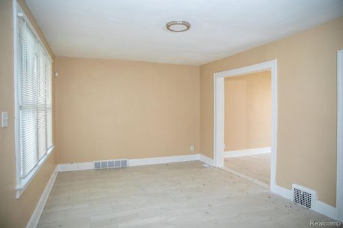 6052 Hartford St, Detroit, MI, 48210-1372 | Card Image