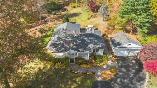 33 Park Dr, Putnam Valley, NY, 10579-2907 | Card Image