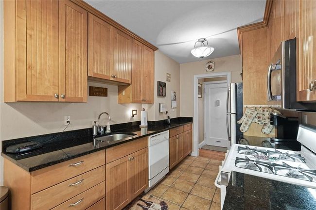 Kitchen | Image 11